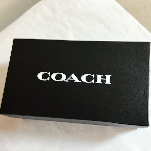 Coach vintage booties High-Top Converse Shoes.Beautiful condition.Smoke free Hom - Picture 10 of 10